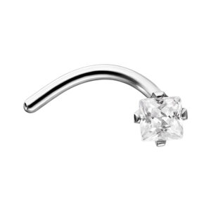 Clou de nez en argent avec cristal clair carré sur fond blanc