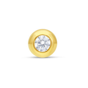 Embout de piercing en or 18k avec cristal clair sur fond blanc