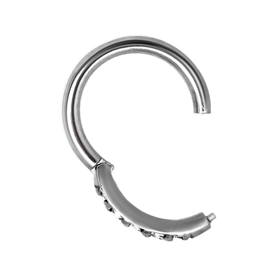 Top Pave Crystal Clicker en argent Clicker tragus en argent avec décoration en cristal sur fond blanc