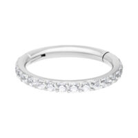 Anneau Conch en Argent avec Cristaux Pavé Anneau Conch en argent avec cristaux blancs, 1,2 mm d'épaisseur, sur fond blanc