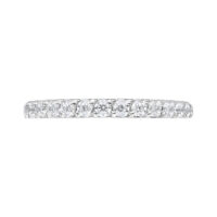 Anneau Conch argenté avec cristaux blancs Anneau Conch argenté avec pavé de cristaux blancs, 1,2 mm d'épaisseur, 14 mm de diamètre intérieur