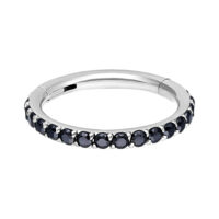 Anneau Conch en Cristal Noir en Acier Chirurgical Anneau argenté avec cristaux noirs sur fond blanc