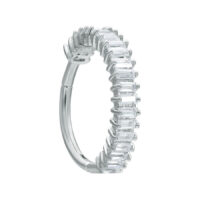 Anneau de piercing Euphoria Clicker argenté avec cristaux clairs sur fond blanc
