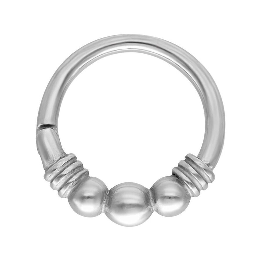 Anneau de piercing Clicker Esmeralda argenté Anneau de piercing argenté avec trois boules sur fond blanc
