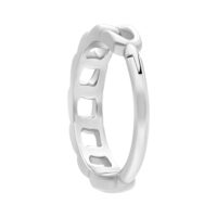 Clicker Curb Chain en argent 8,0 mm Piercing Clicker Curb Chain en argent avec un diamètre intérieur de 8,0 mm sur fond blanc