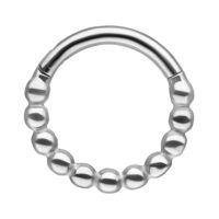 Clicker Chaîne à Boules Argenté 6,0 mm Piercing Anneau de piercing argenté avec design à boules et diamètre intérieur de 6,0 mm sur fond blanc