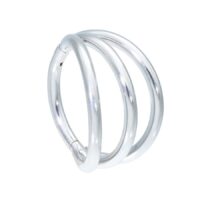 3 anneaux clicker en acier chirurgical argenté Clicker à 3 anneaux en acier chirurgical argenté sur fond blanc
