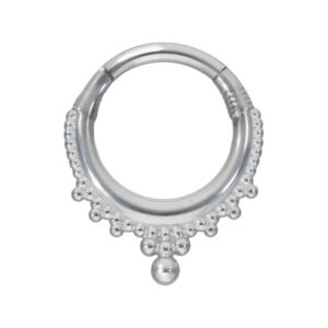 Crown Clicker Piercing anneau en argent avec décoration de billes sur fond blanc