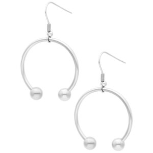 Boucles d'oreilles Circular Barbell en acier chirurgical argenté sur fond blanc