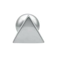 Barbell triangulaire en acier chirurgical argenté Barbell triangulaire argenté avec filetage externe sur fond blanc