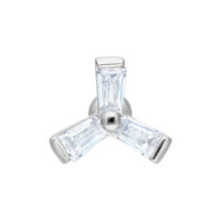 Barbell en argent Windmill avec cristaux Barbell en argent avec trois cristaux clairs sur fond blanc