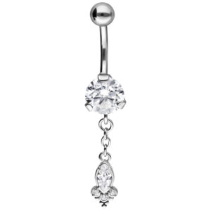 Piercing bananabell en argent avec cristaux clairs sur fond blanc