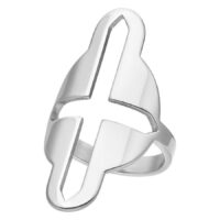 Gros anneau argenté avec croix 18 mm Anneau argenté avec grand motif de croix sur fond blanc