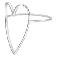 Bague cœur argentée 17,0 mm en acier inoxydable Bague cœur délicate en acier inoxydable argenté sur fond blanc
