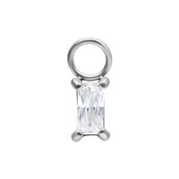 Pendentif Baguette en Cristal Argenté sur fond blanc