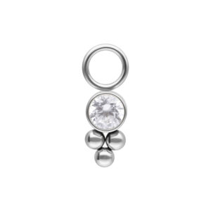 Pendentif de piercing argenté avec cristal rond et billes sur fond blanc