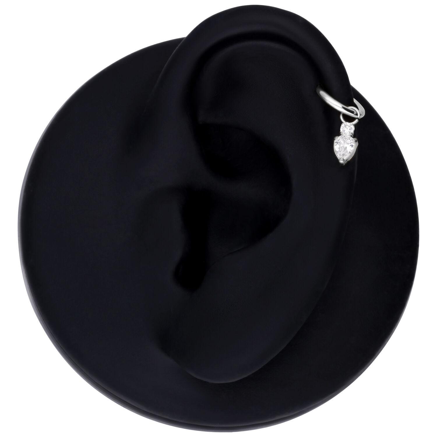 Pendentif de piercing Mystic Crystal en argent Pendentif de piercing en argent avec cristal sur modèle d'oreille noir