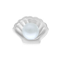 Embout de coquillage argenté avec perle Embout de coquillage Push Fit argenté avec perle blanche sur fond blanc
