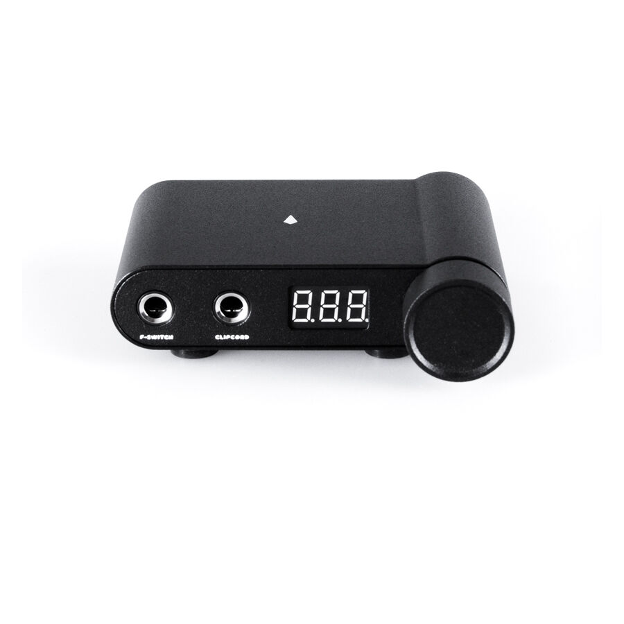 Alimentation noire Piranha pour tatoueurs Alimentation noire avec affichage numérique sur fond blanc