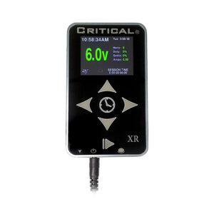 Alimentation noire Critical XR en aluminium sur fond blanc
