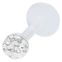 Labret en argent avec embout martelé Piercing labret en argent avec embout martelé sur fond blanc