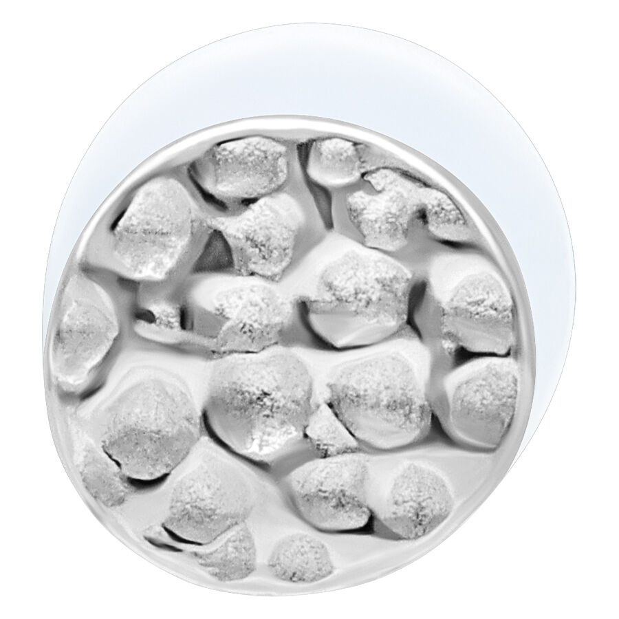 Labret en argent martelé Push Fit Labret en argent avec surface martelée sur fond blanc
