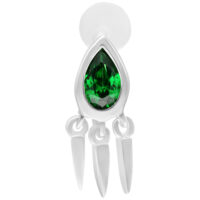 Labret en argent avec émeraude verte, 5,0 mm Labret en argent avec émeraude verte et trois pendentifs sur fond blanc