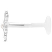 Labret piercing push fit Bloom argenté Piercing labret argenté avec embout floral sur fond blanc