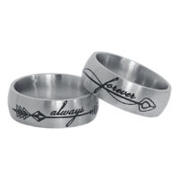 Ensemble de bagues Always and Forever en argent Deux bagues en argent en acier chirurgical avec gravures 'always' et 'forever' sur fond blanc