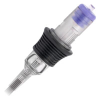 Magnum Tattoonadeln aus Chirurgenstahl Aiguille Magnum Cartridge avec boîtier transparent et poignée noire sur fond blanc