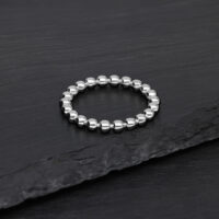 Bague Bubble Argentée 18,0 mm Bague Bubble argentée en acier chirurgical sur fond noir