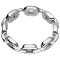 Anneau Chaîne en Argent, 17 mm, Acier Chirurgical Bague en argent en acier chirurgical avec design à maillons sur fond blanc