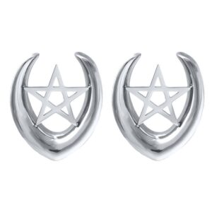 Deux Ear Saddles argentés en acier chirurgical avec pentagramme sur fond blanc