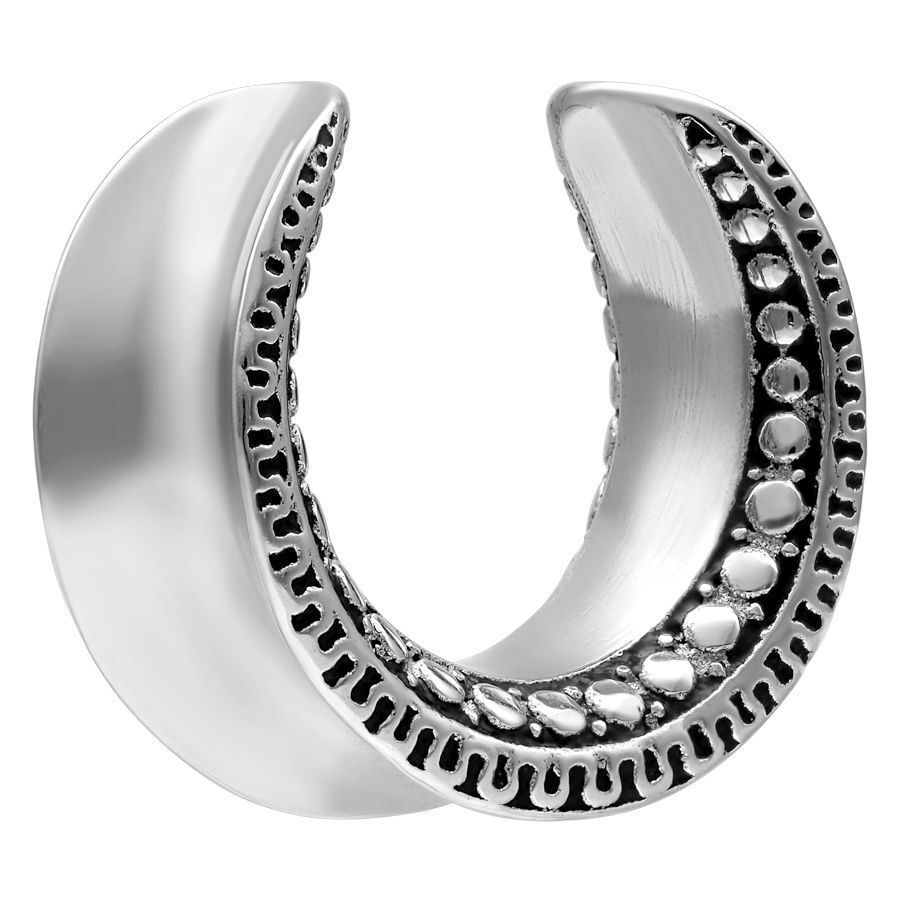 Ear Saddle Maori 8,0 mm en argent Ear Saddle Maori argenté, 8,0 mm, avec motif décoratif sur fond blanc