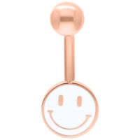 Piercing nombril avec motif sourire en or rose sur fond blanc