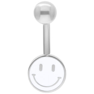 Piercing de nombril argenté avec pendentif Smiley blanc sur fond blanc