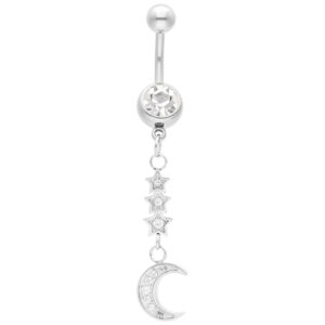 Piercing nombril avec pendentif lune en argent et étoiles sur fond blanc
