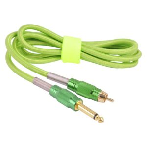 Câble Paracord vert clair avec connecteurs en cuivre dorés sur fond blanc