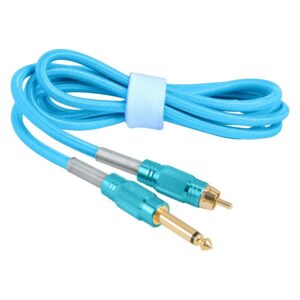 Câble turquoise avec connecteurs RCA sur fond blanc