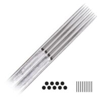 Aiguilles Magnum Long Taper en set Aiguilles Magnum Long Taper en acier chirurgical sur fond blanc