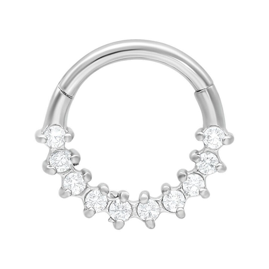 Glamoureux Clicker de Septum en Argent avec Cristaux Clicker de septum argenté en acier chirurgical avec cristaux, sur fond blanc