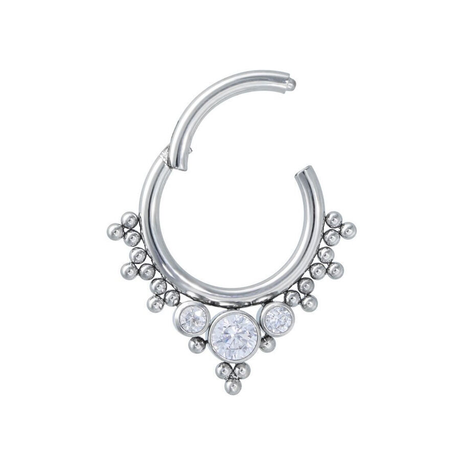 Clicker Bindi en argent avec cristaux Clicker septum en argent avec cristaux clairs sur fond blanc
