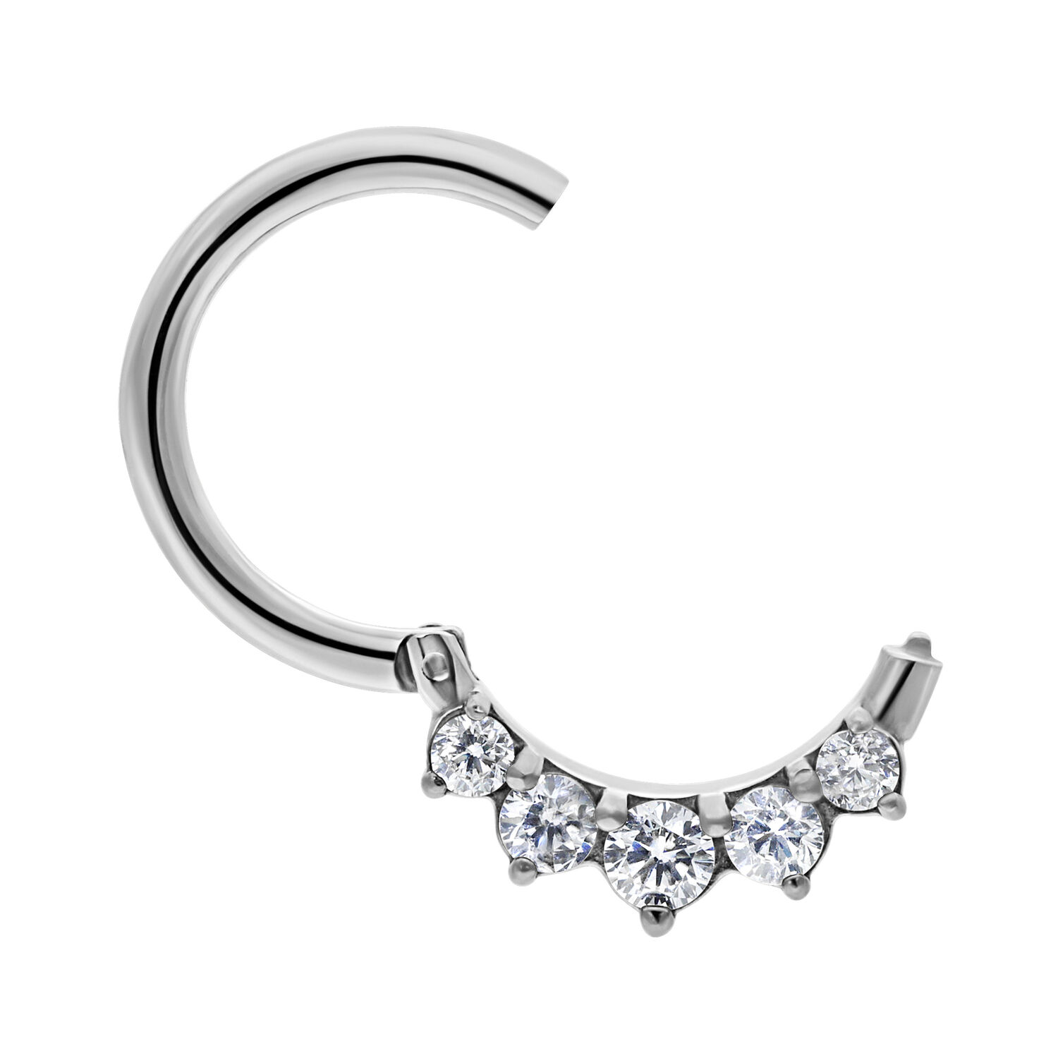 Clicker articulé glamour argenté avec cristaux Anneau de piercing argenté en acier chirurgical avec cinq cristaux clairs sur fond blanc