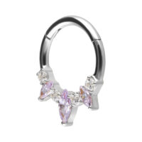 Clicker de Septum en Argent avec Cristaux Lavande Clicker de Septum argenté avec cristaux lavande sur fond blanc