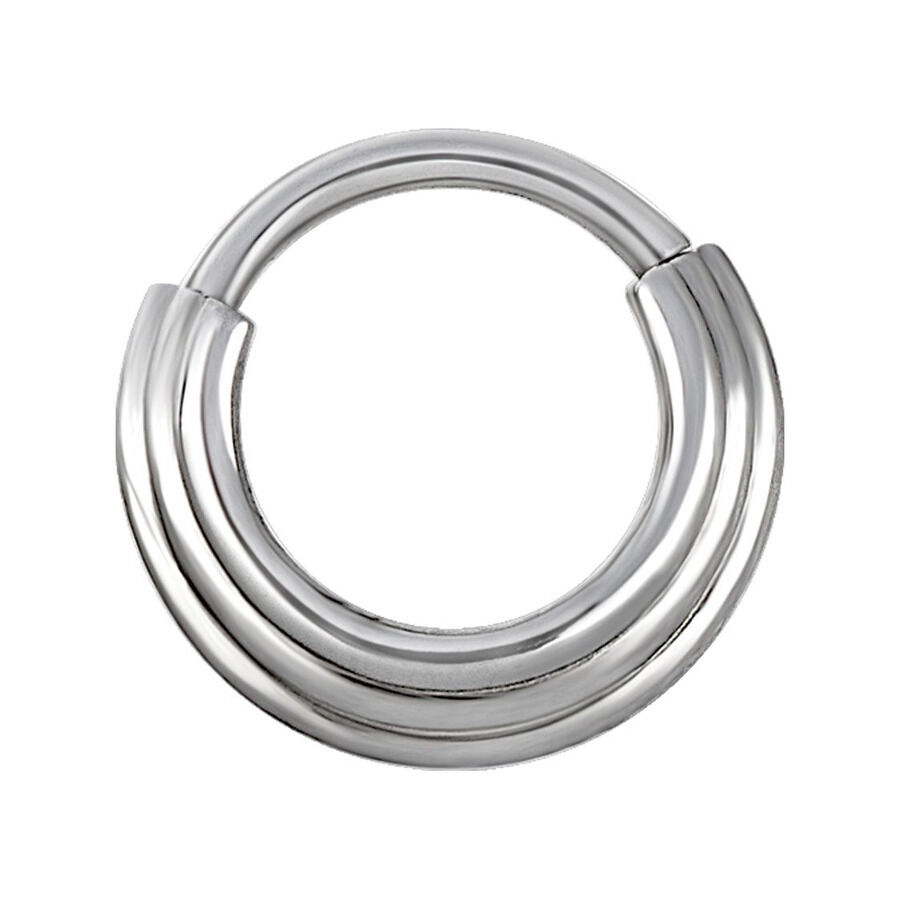 Clicker septum concave argenté en acier chirurgical Clicker septum argenté en acier chirurgical sur fond blanc