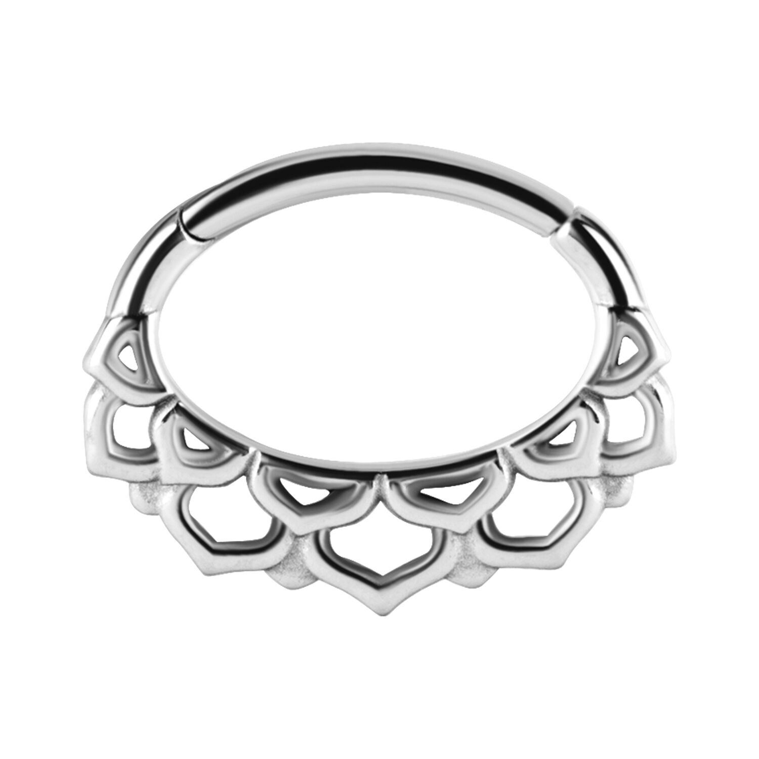 Clicker Blossom en Argent pour Septum Clicker septum en argent avec design en forme de fleur sur fond blanc