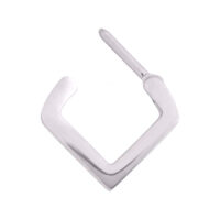 Élégant Clicker Septum Triangle Argenté Clicker Septum Triangle Argenté en acier chirurgical sur fond blanc