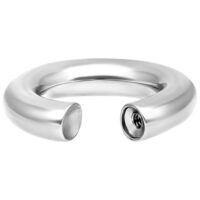 Anneau à vis argenté 12mm avec boule 6mm Anneau à vis argenté avec 12mm de diamètre intérieur et 4mm d'épaisseur sur fond blanc