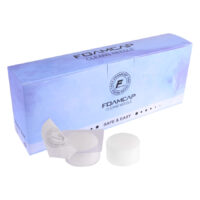 Coussins en mousse blancs de Wildcat pour accessoires de tatouage Coussins en mousse blancs de Wildcat devant un emballage bleu clair sur fond blanc