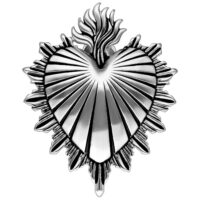 Poids d'oreille Sacred Heart argenté Poids d'oreille argenté en forme de cœur avec motif de flammes sur fond blanc